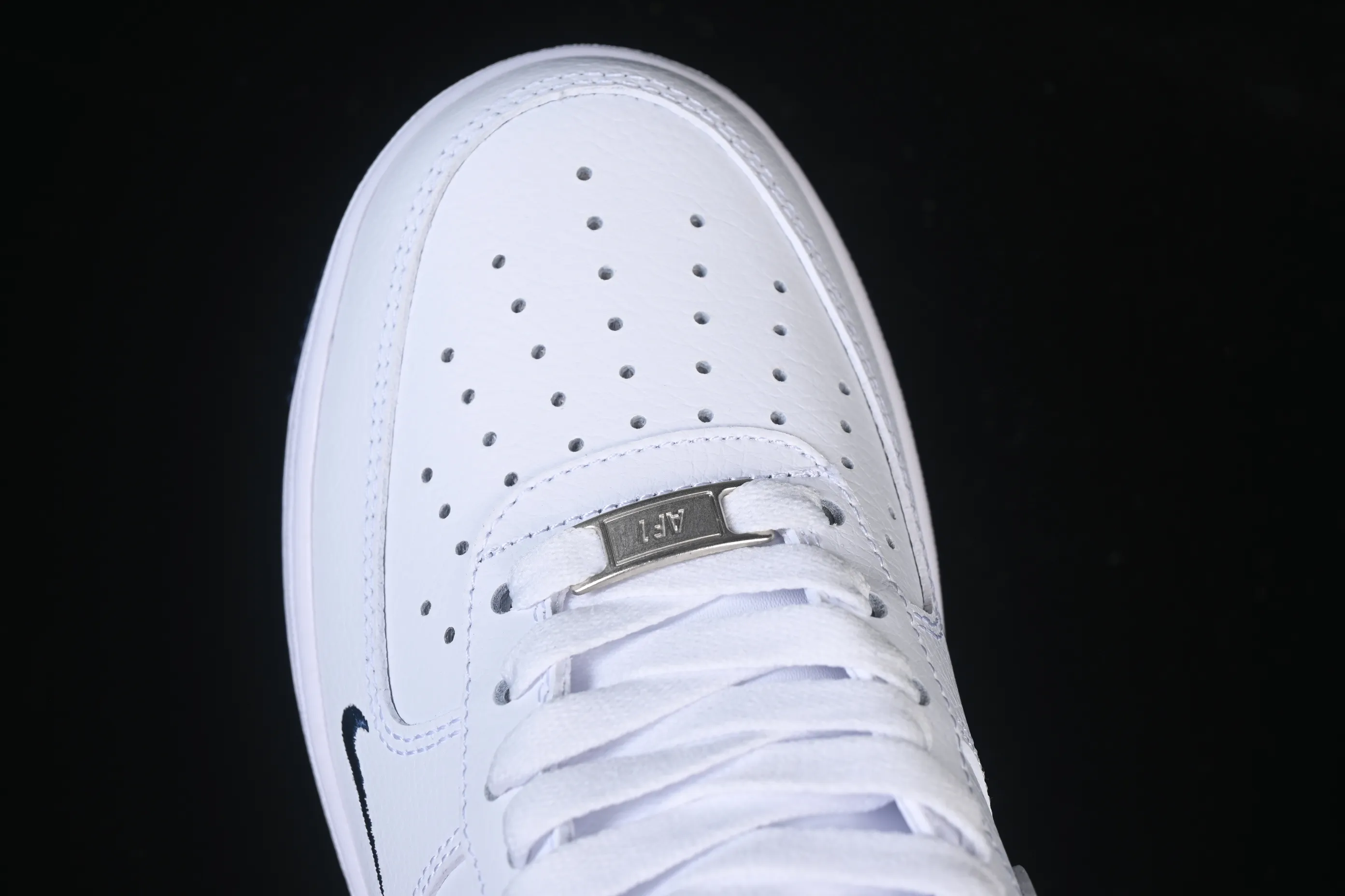 All Categories Nk Air Force 1 Air Force Series Nk Air Force 1 Low Air Force Low Undefeated x Nike Air Force 1'07 Low White and Blue Air Force One low-top casual sneakers ZH0316-119